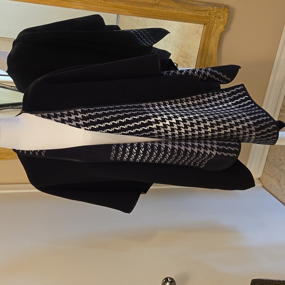 Cozy Reversible Poncho Cape Wrap NWOT - Picture 5 of 6